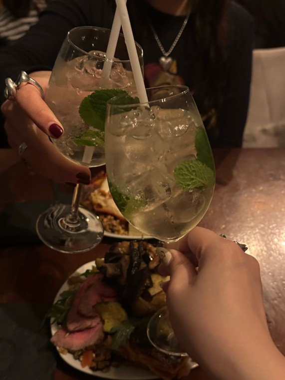 Apertivo Culture, Cheers